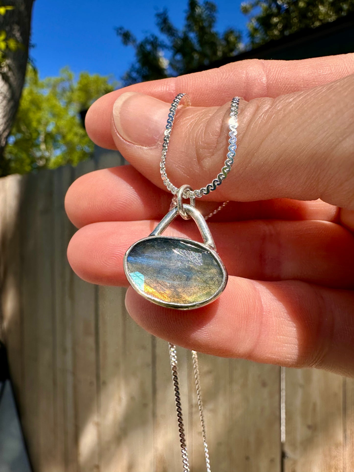 Minimalist pendant #2 | Labradorite