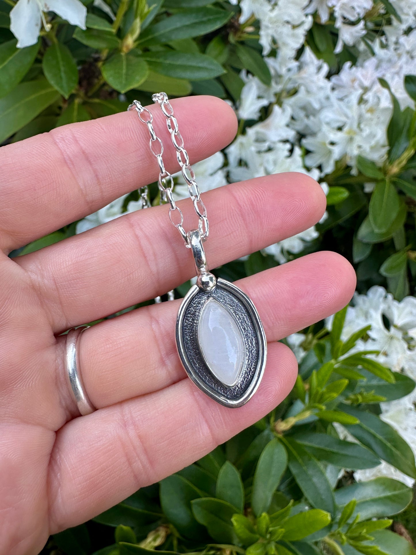 Vulva pendant | Rainbow moonstone