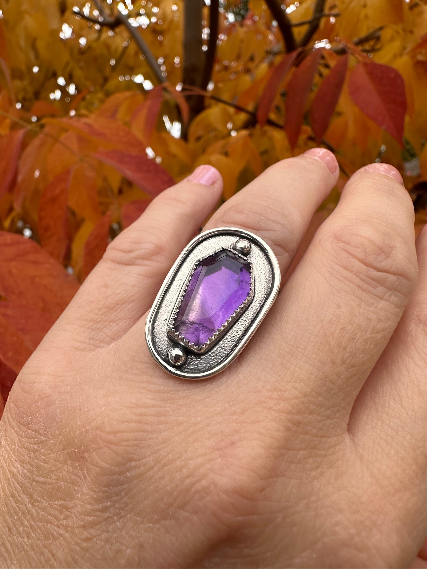 Coffin-stoned ring | Amethyst