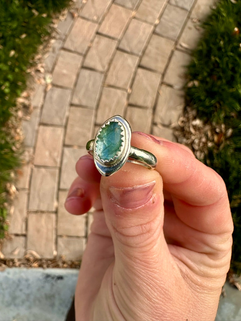 Uncommon ring | Mint green kyanite