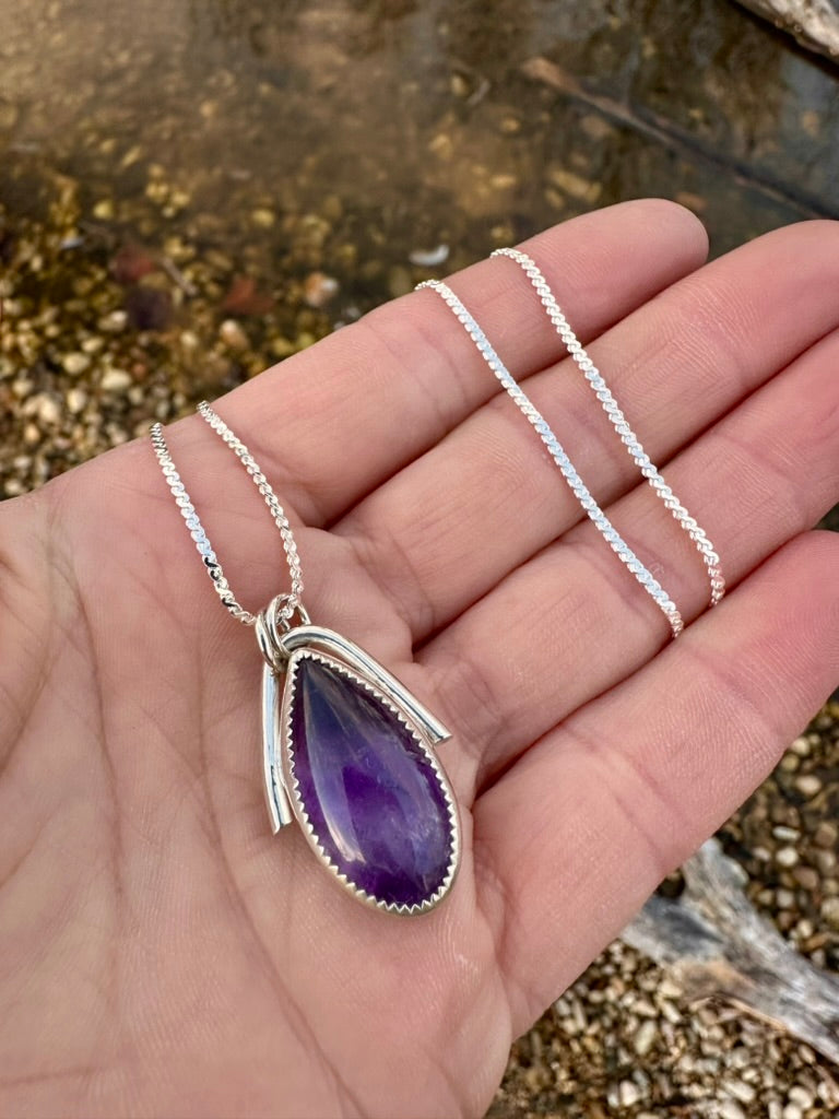 Wrapped Up pendant | Amethyst