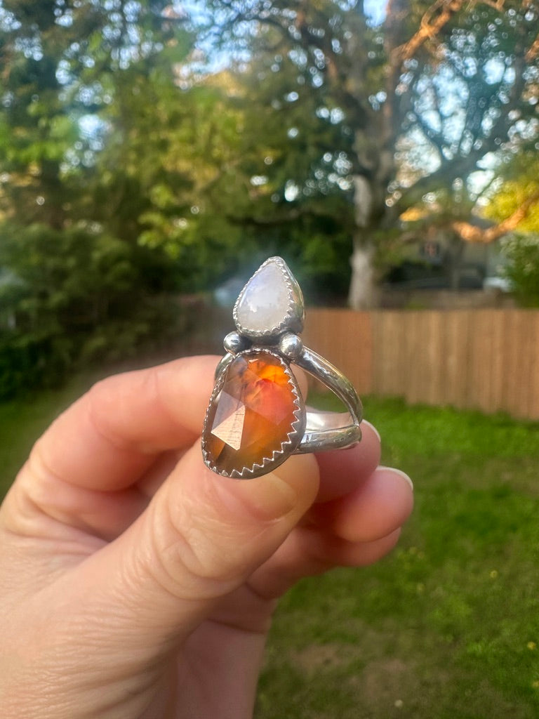 Dainty ring | Rainbow moonstone + Montana agate