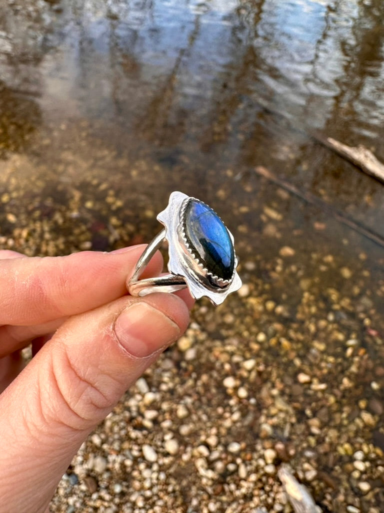 Amoeba ring | Labradorite | Size 8.5