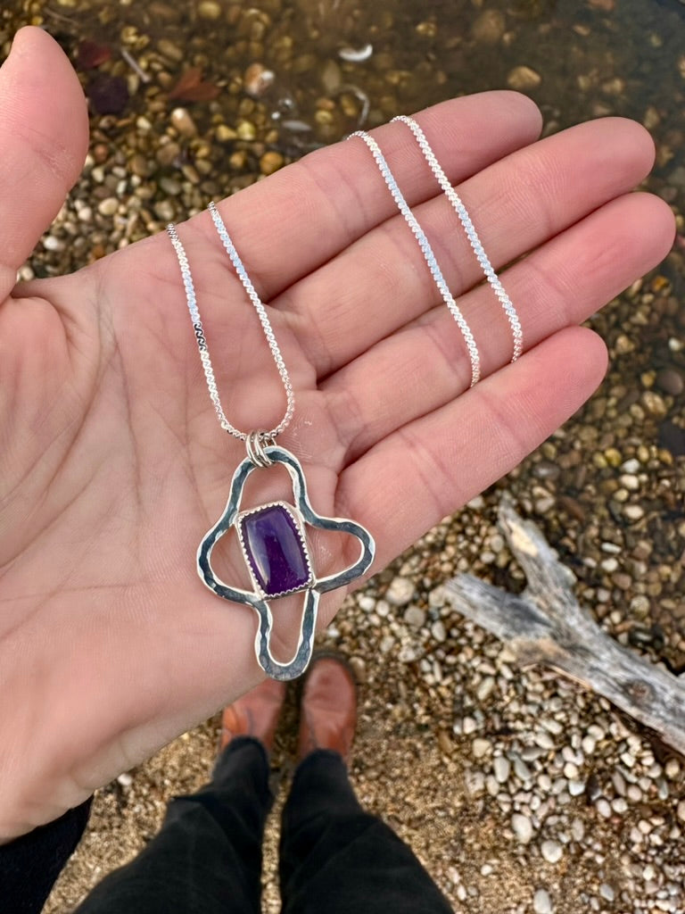 Amoeba pendant | Amethyst