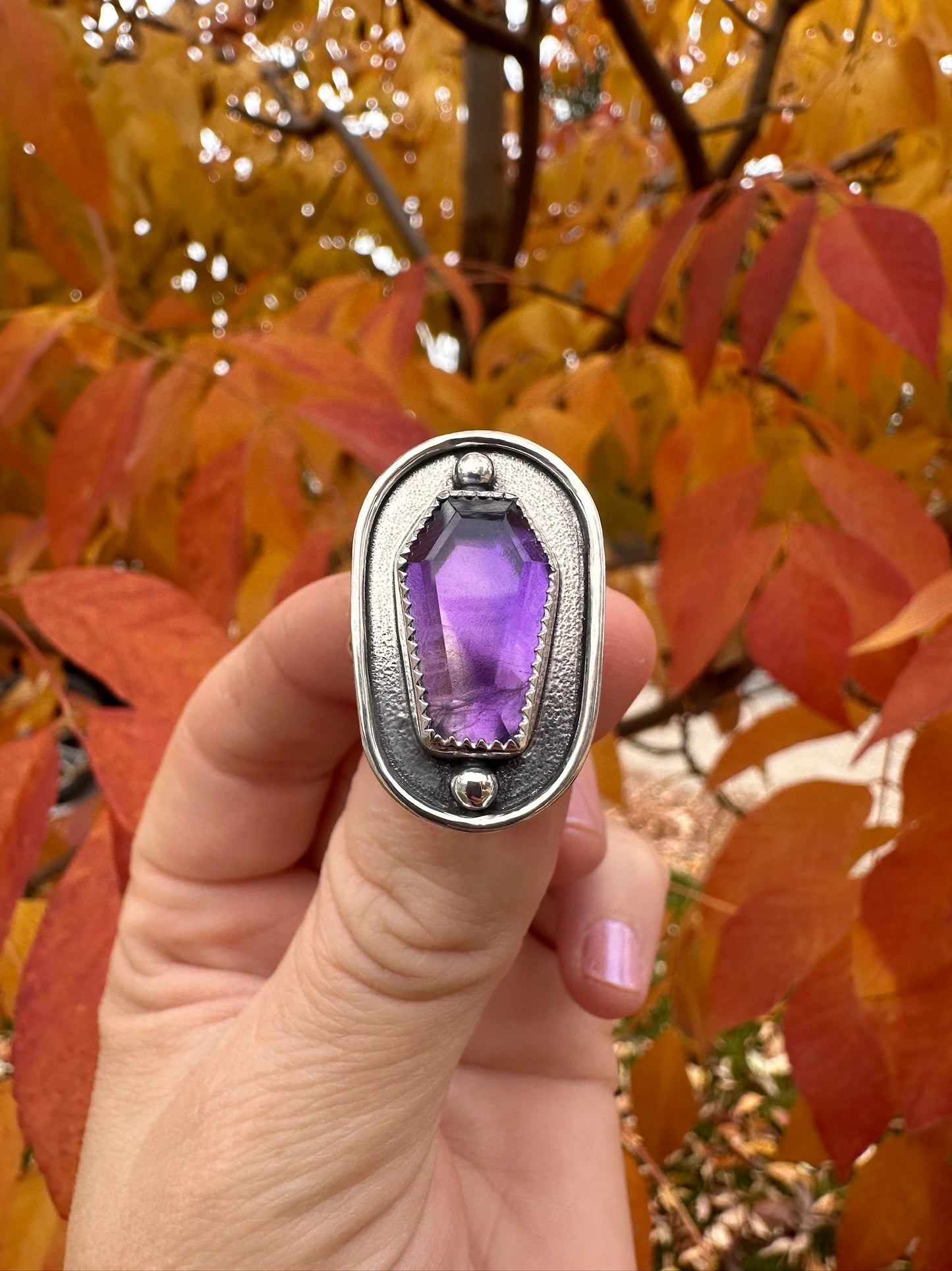 Coffin-stoned ring | Amethyst