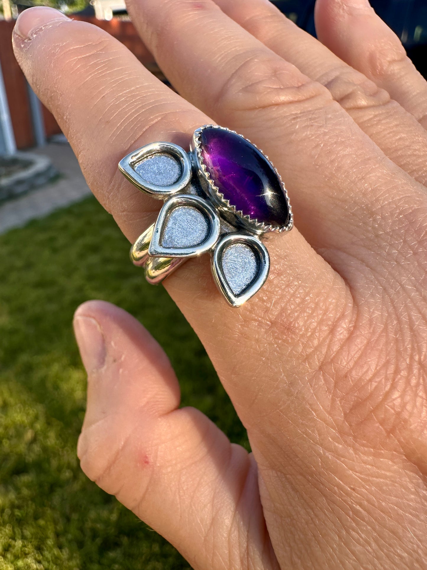 Lotus ring | Amethyst