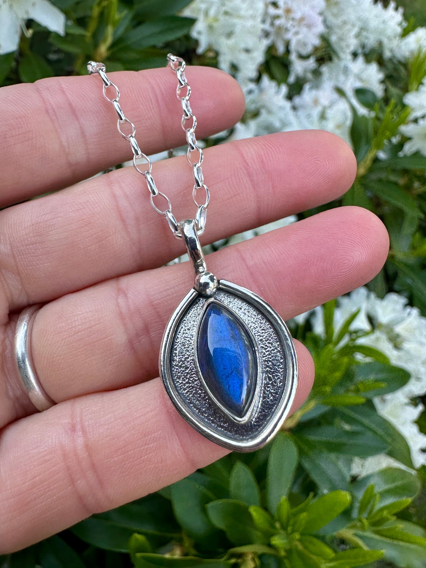 Vulva pendant | Labradorite