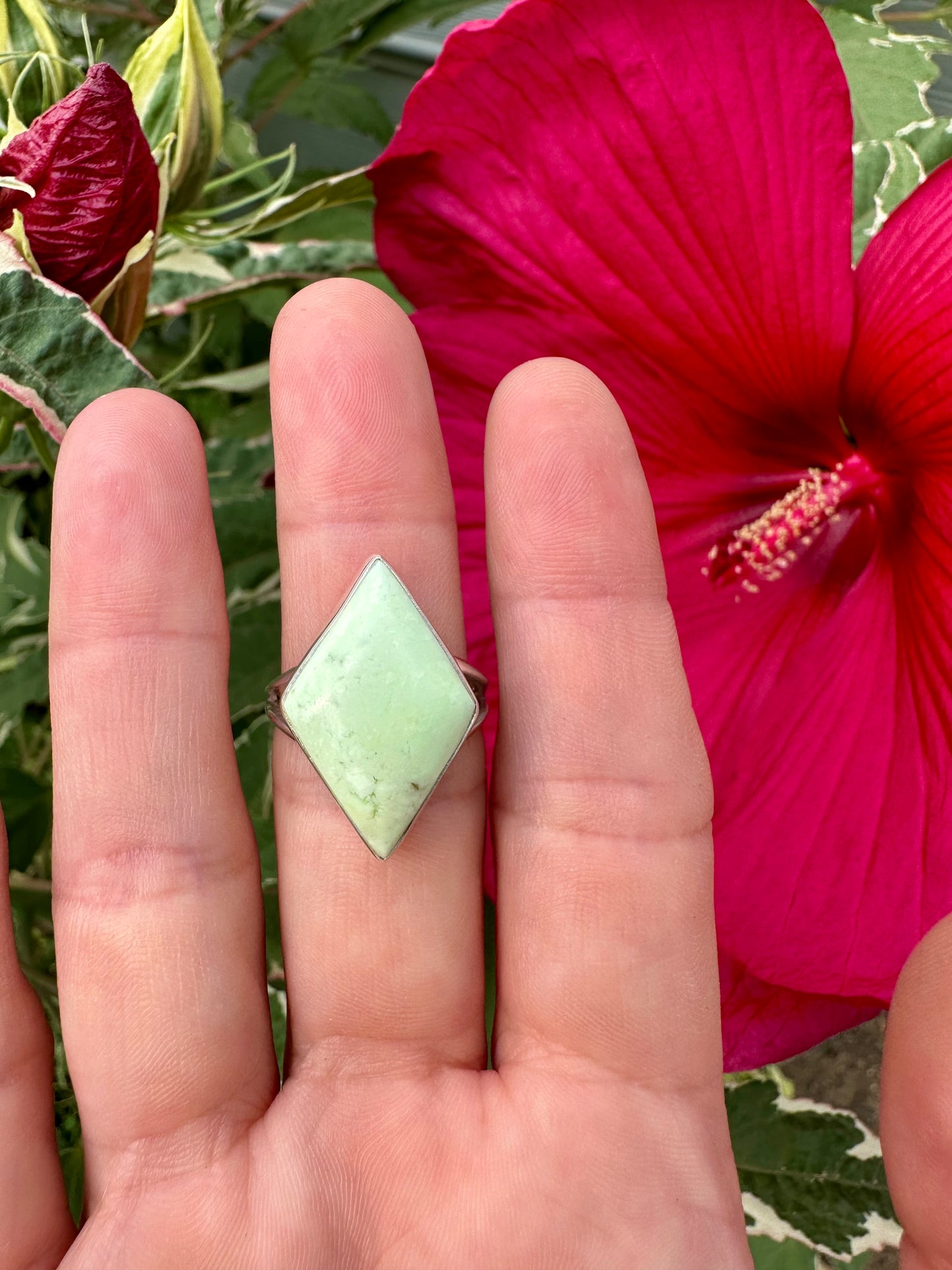 Lemon Chrysoprase split-band ring