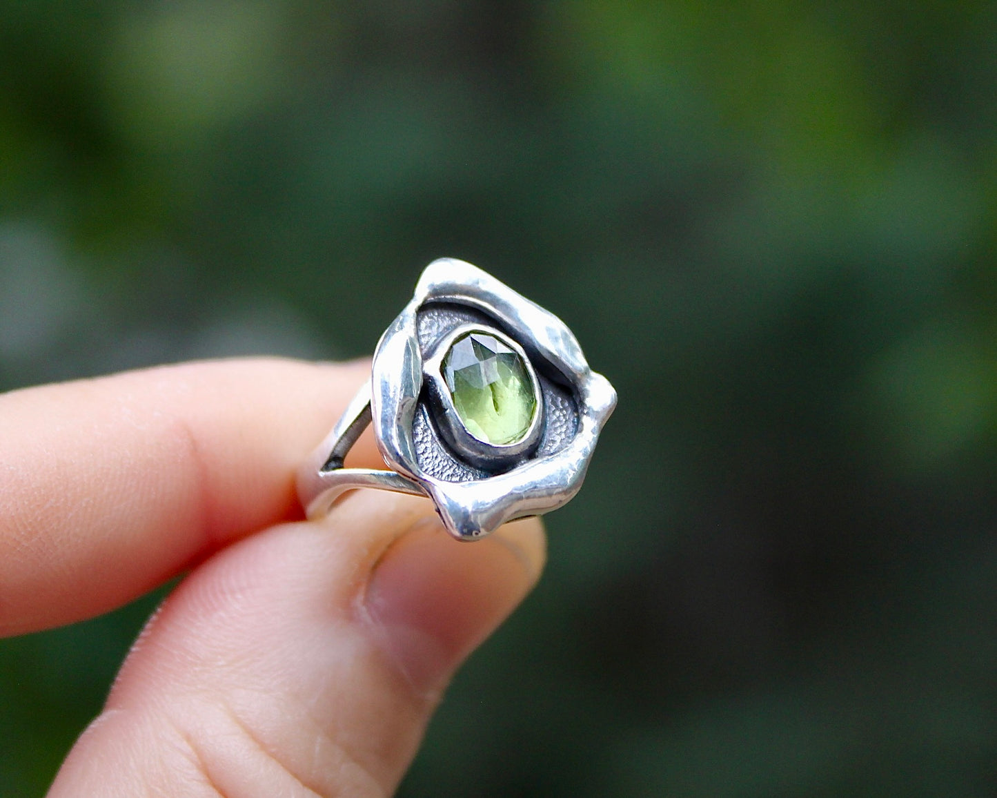 Melted ring | Peridot (size 6)