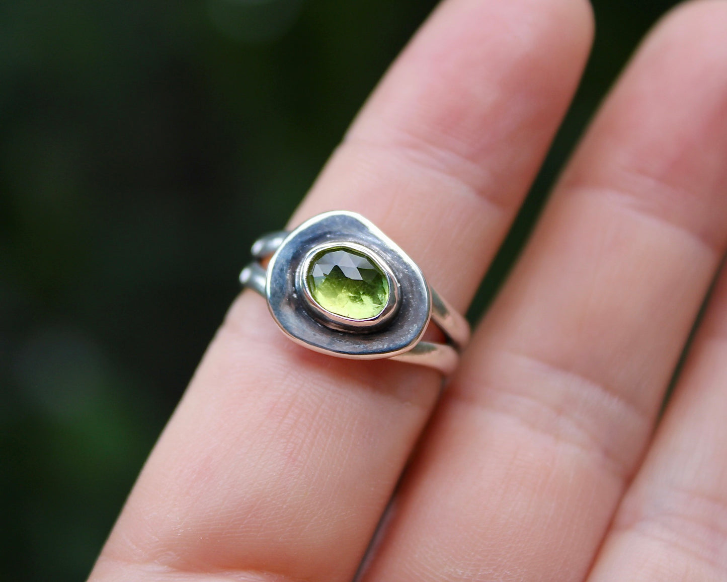 Uncommon ring | Peridot (size 7.75)