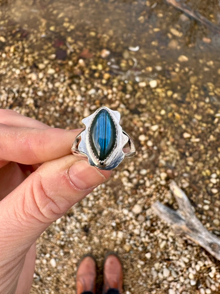Amoeba ring | Labradorite | Size 7.5