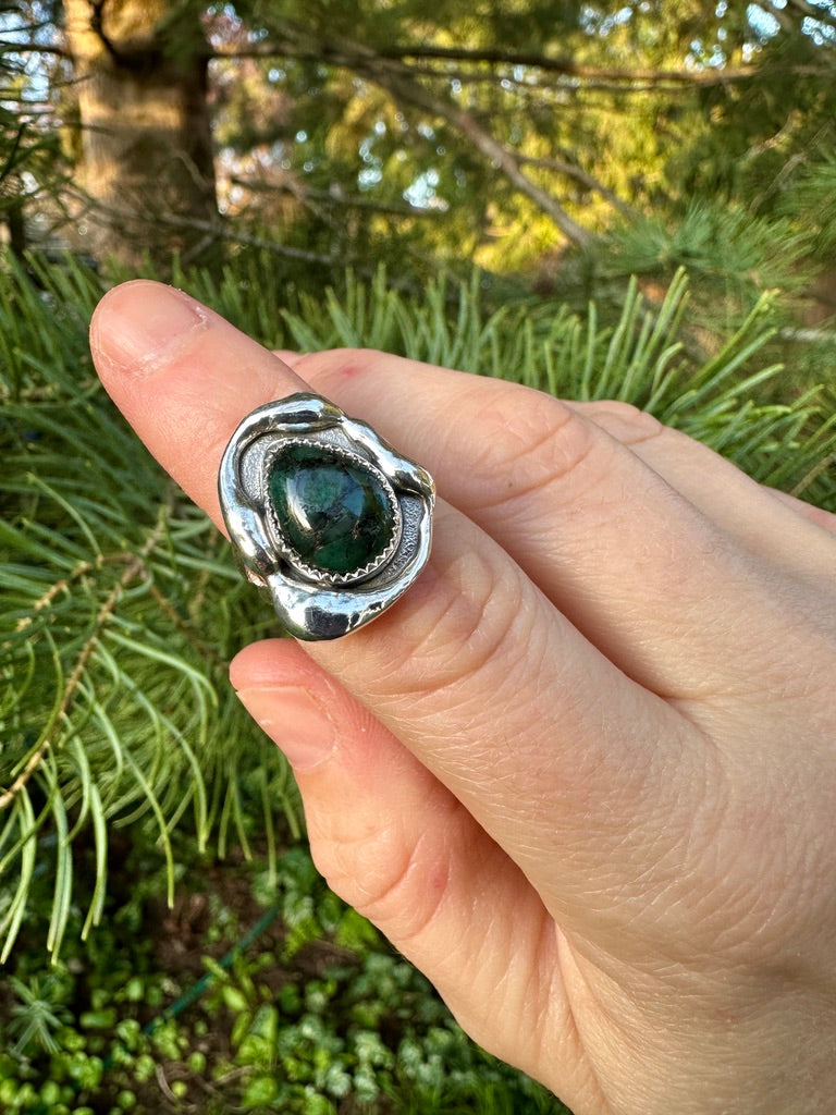 Melted ring | Emerald