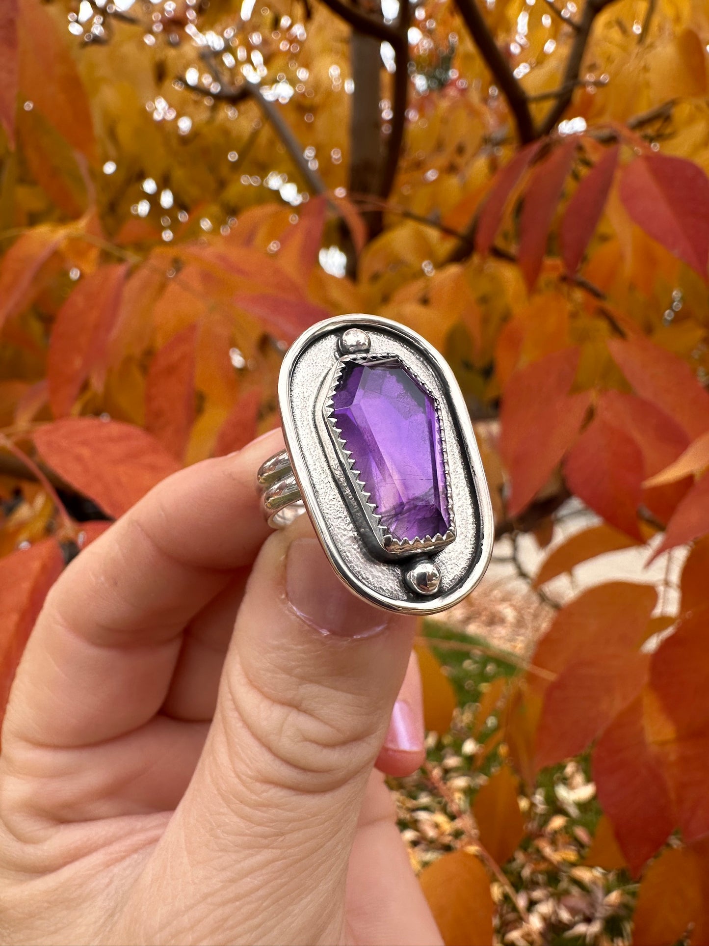 Coffin-stoned ring | Amethyst