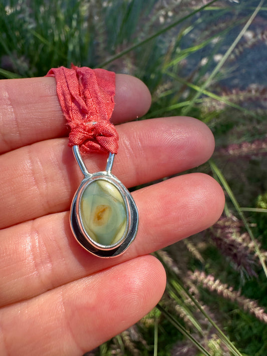 Silk threader | Imperial jasper