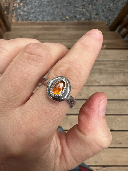 Uncommon ring | Orange kyanite (size 10)