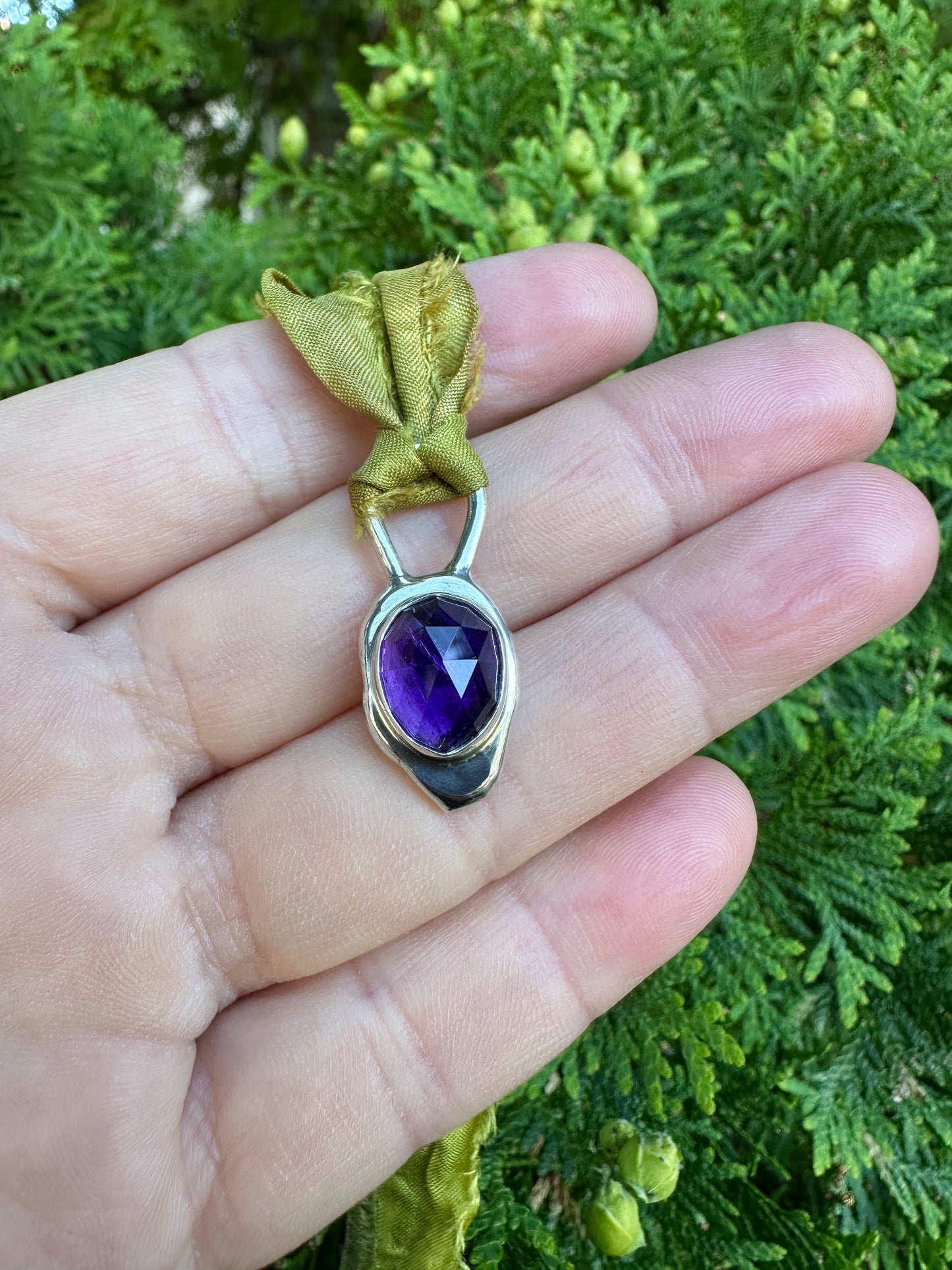 Silk threader | Amethyst