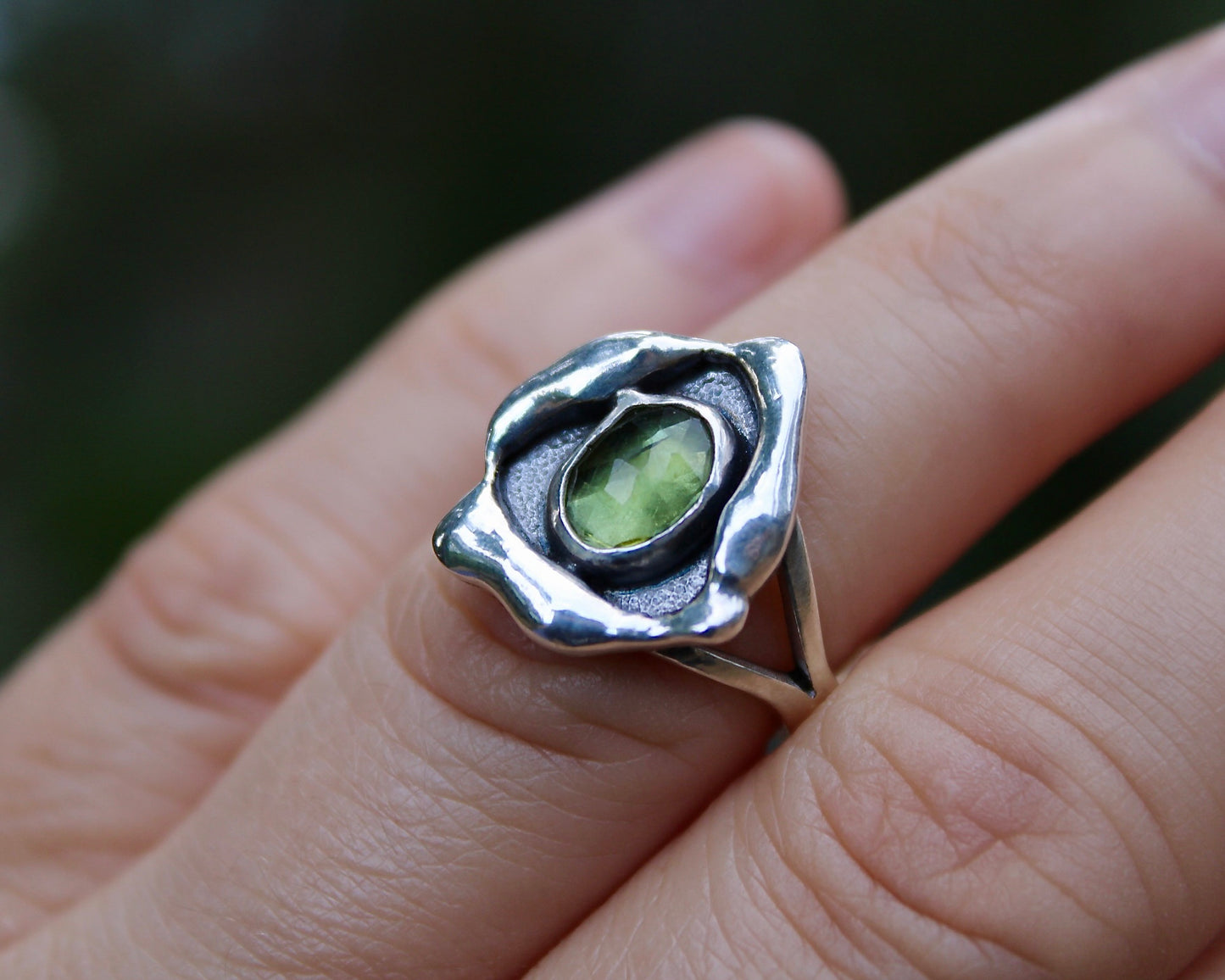 Melted ring | Peridot (size 6)