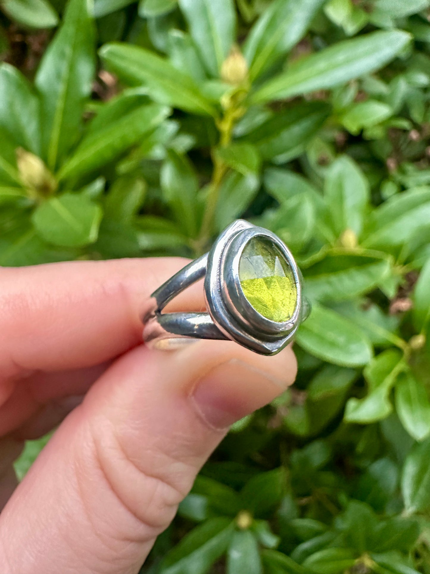 Uncommon ring | Peridot (size 6.5)