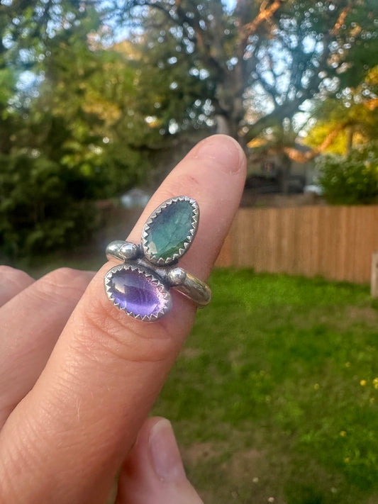 Dainty ring | Emerald + amethyst