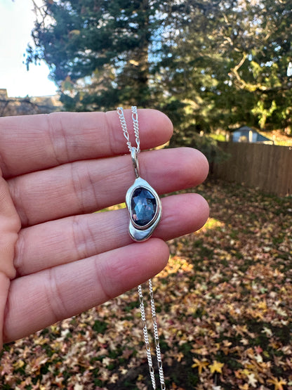 Uncommon necklace | Zircon