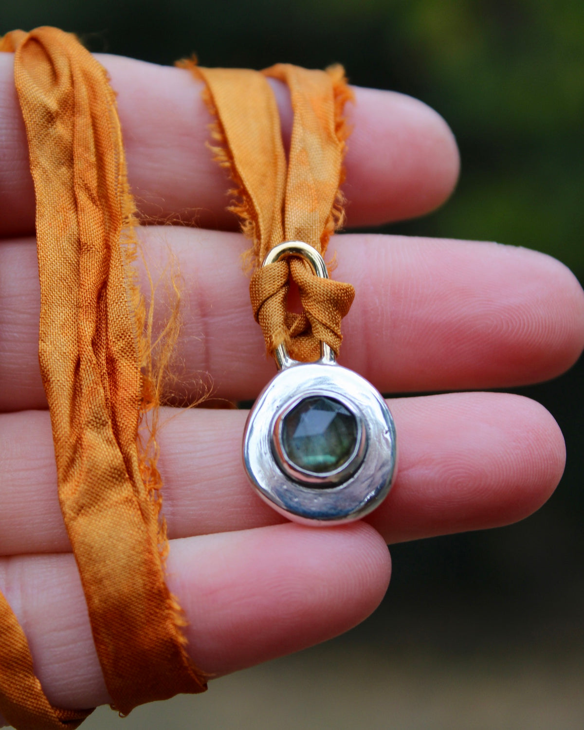 Silk threader | Labradorite