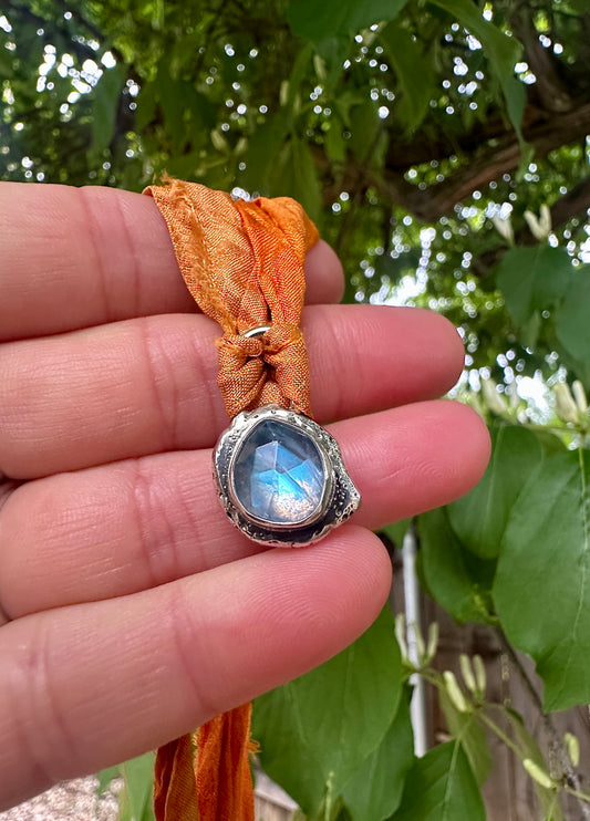 Uncommon pendant | Moonstone w/ orange silk
