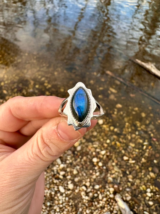 Amoeba ring | Labradorite | Size 8.5