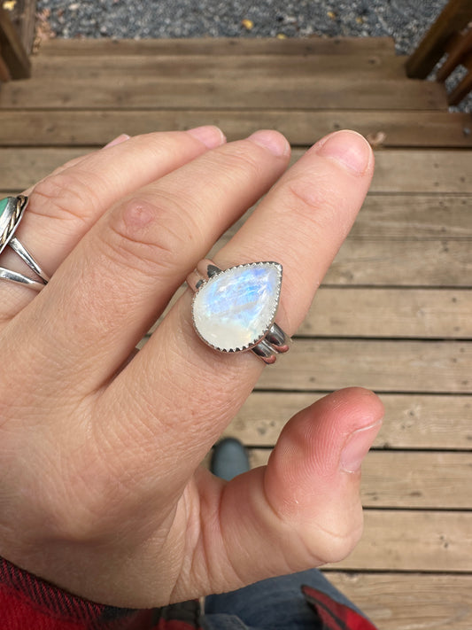 Plain Jane ring | Rainbow moonstone (size 9)
