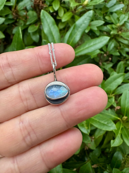 Uncommon necklace | Moonstone