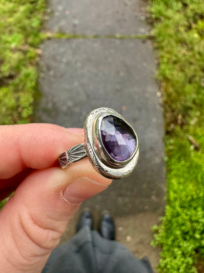 Uncommon ring | Zircon (size 6.5)