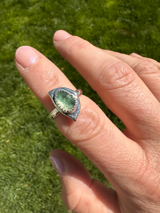 Uncommon ring | Mint green kyanite