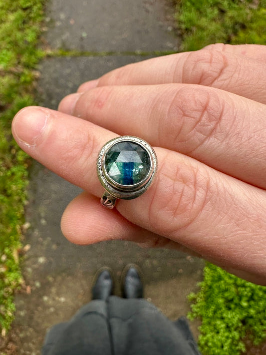 Uncommon ring | Kyanite (size 5.25)