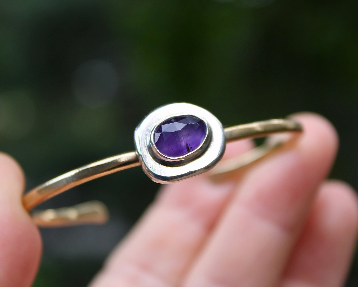 Uncommon brass cuff | Amethyst (oval)