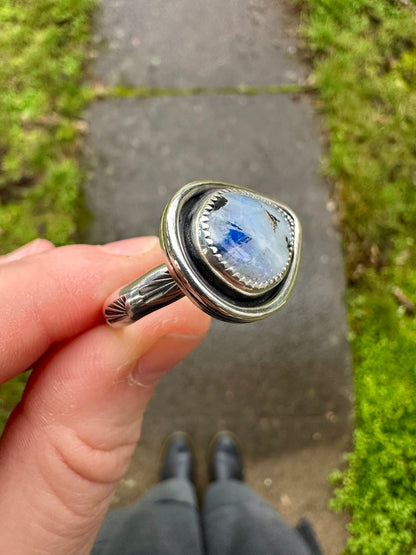 Teardrop ring | Moonstone (size 8.5)