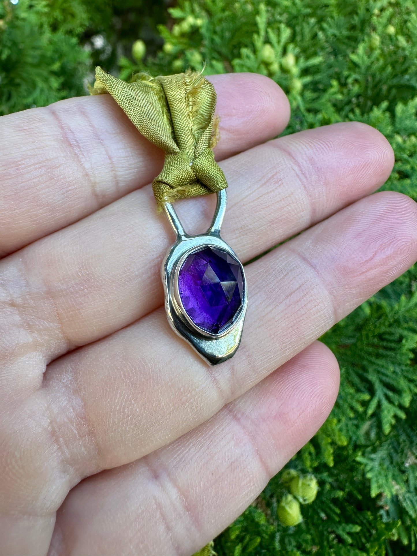 Silk threader | Amethyst