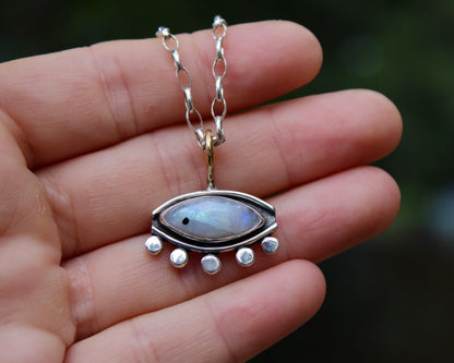 Mystic Eye necklace | Moonstone