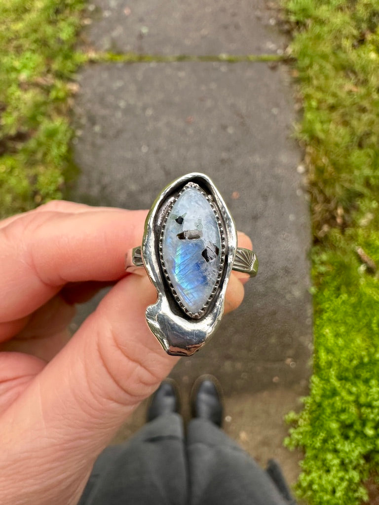 Melted ring | Moonstone (size 9.5)