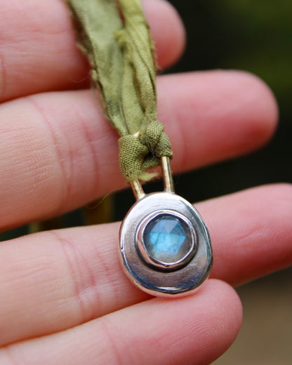 Silk threader | Labradorite