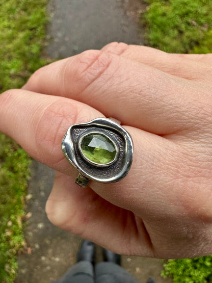 Melted ring | Peridot (ring 8)