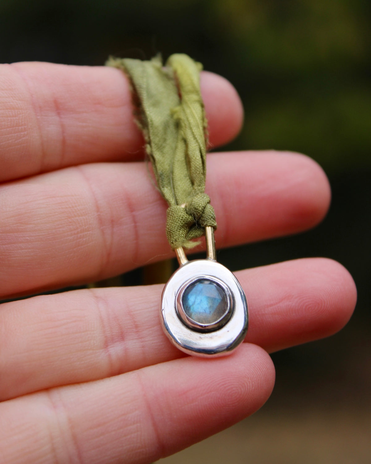 Silk threader | Labradorite