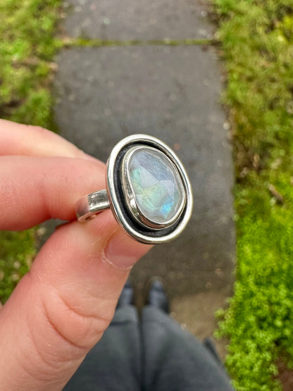Circle ring | Moonstone (size 6.25)