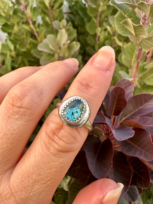 Uncommon ring | Moss kyanite