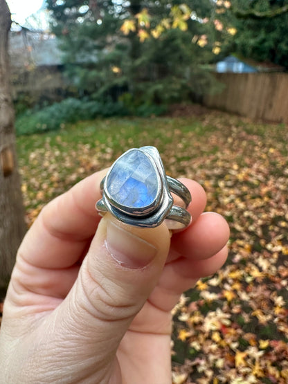 Uncommon ring (double-band) | Moonstone (size 8.25)