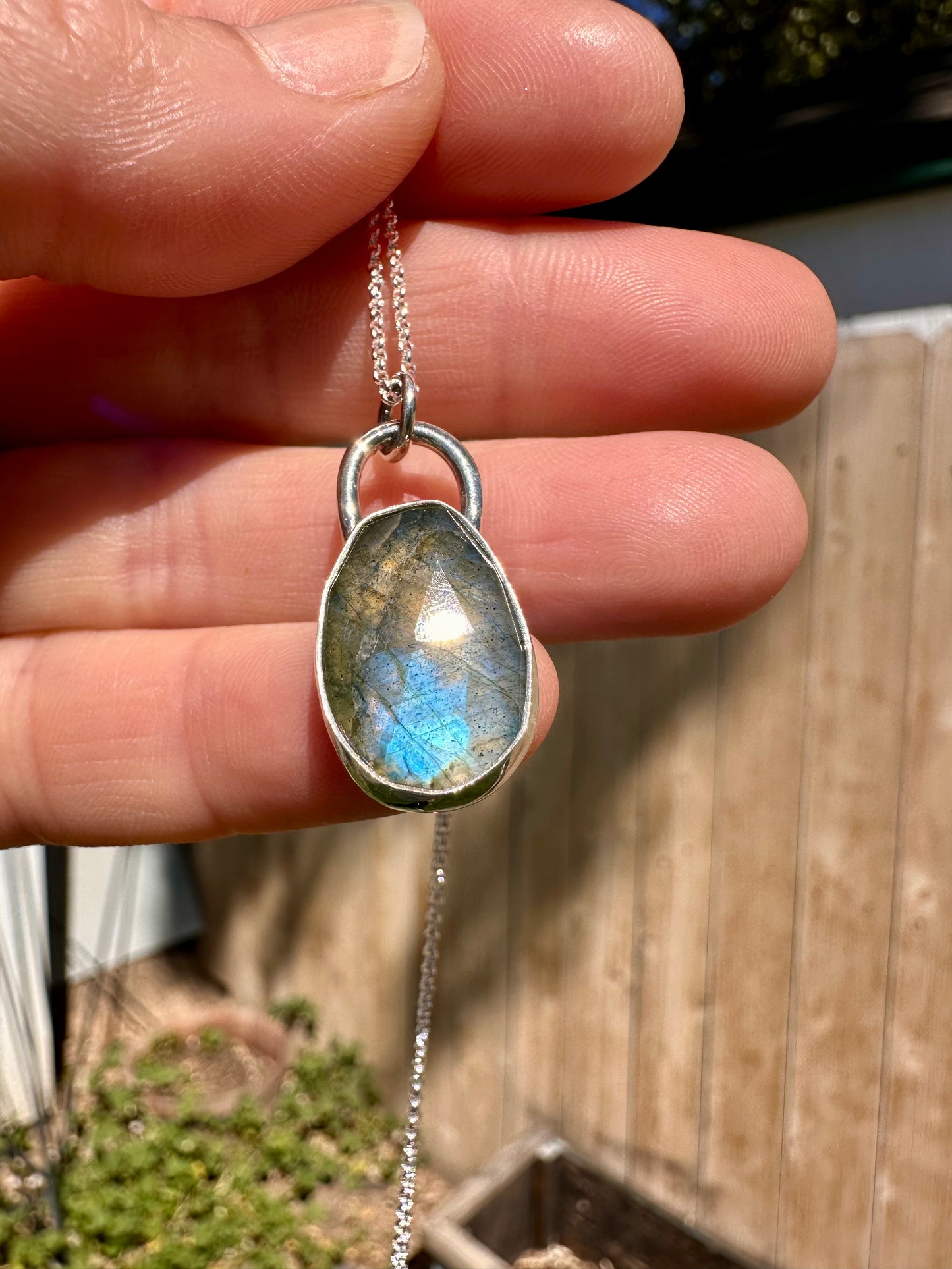 Minimalist pendant #3 | Labradorite