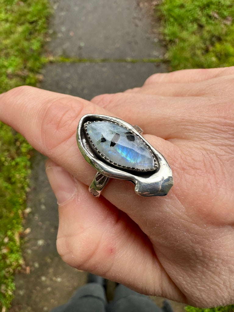 Melted ring | Moonstone (size 9.5)