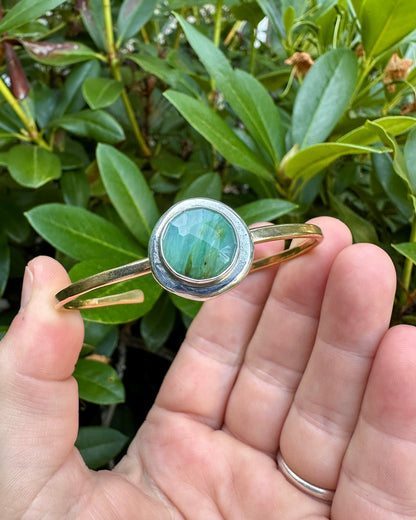 Uncommon brass cuff | Peruvian opal (circle)