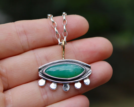 Mystic Eye necklace | Chrysoprase