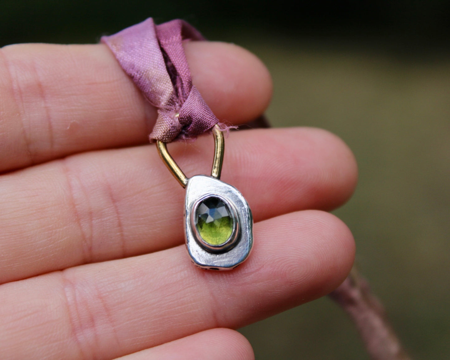 Silk threader | Peridot